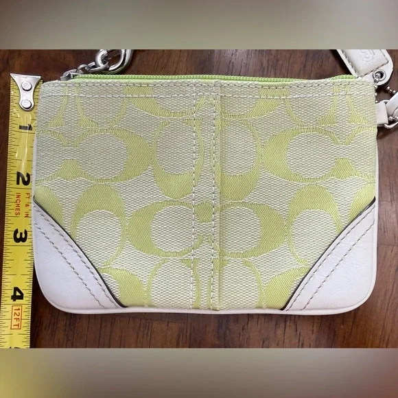 Coach Vintage Signature Yellowish/Lime GreenJacquard & Leather Wristlet - Picture 3 of 4